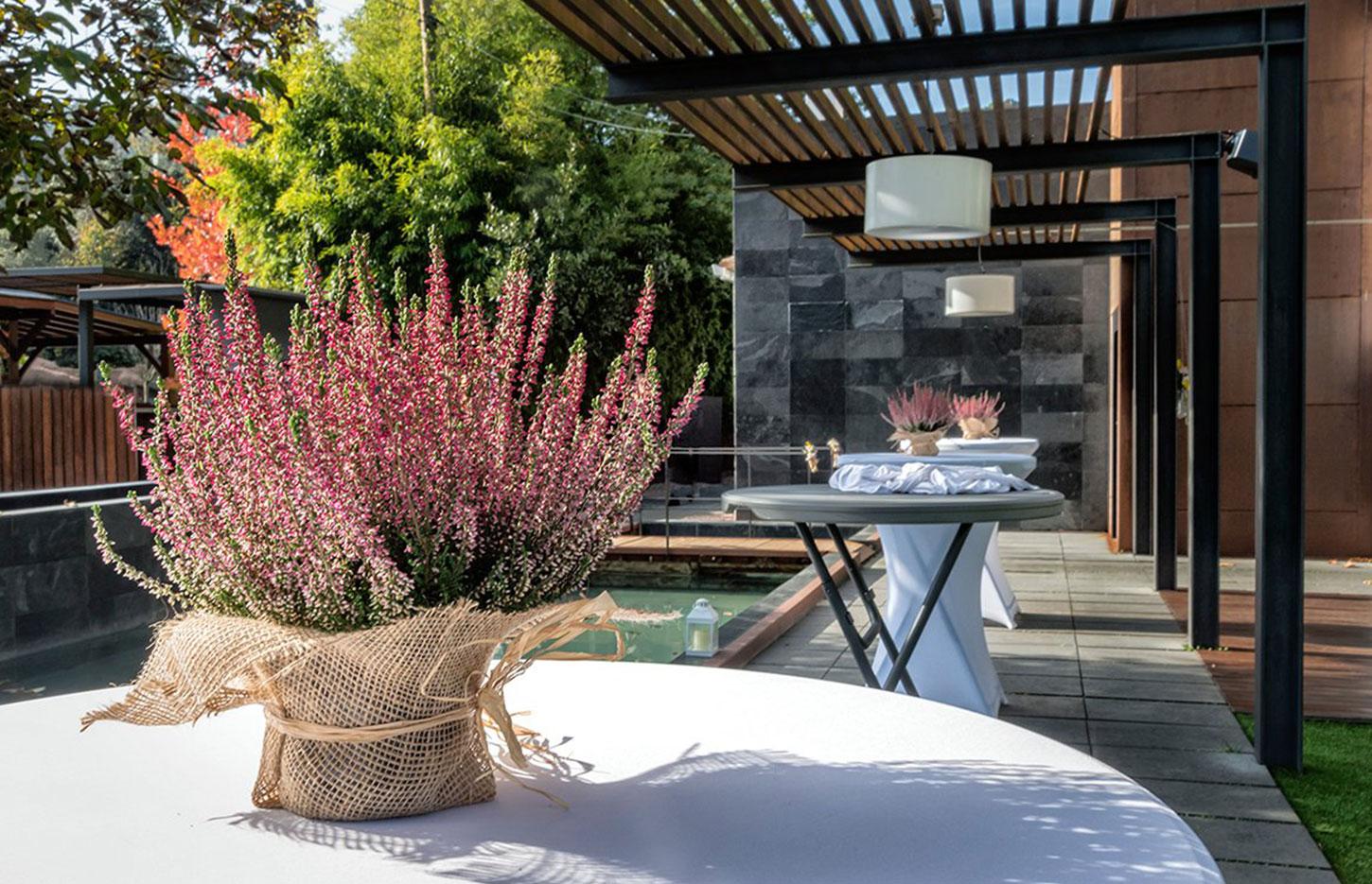 Table pliante  rondes, structure métallique, gamme Plume - France Bureau